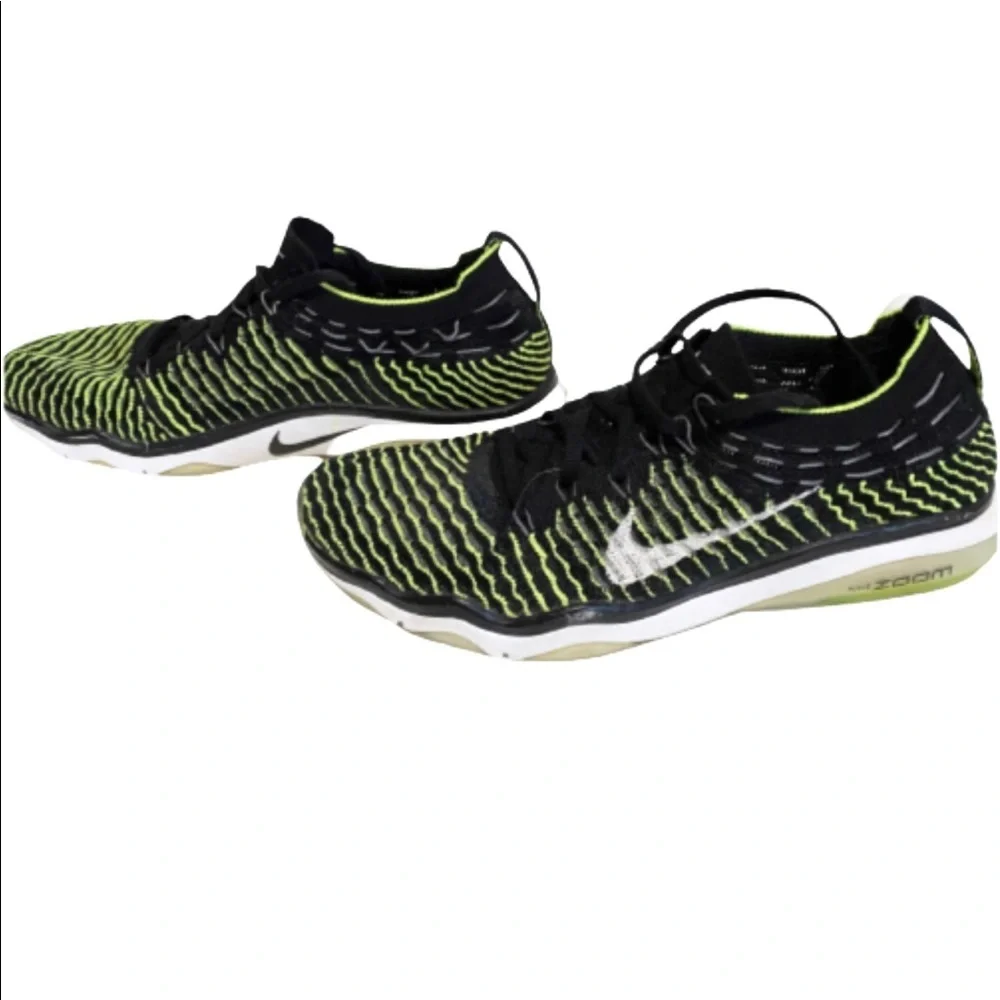 Nike Air Zoom fearless flyknit women’s sneakers size 6